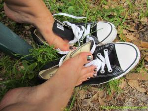 www.misswhitneymorgan.com - Whitney's Sweet Scent of New Chucks - photos thumbnail